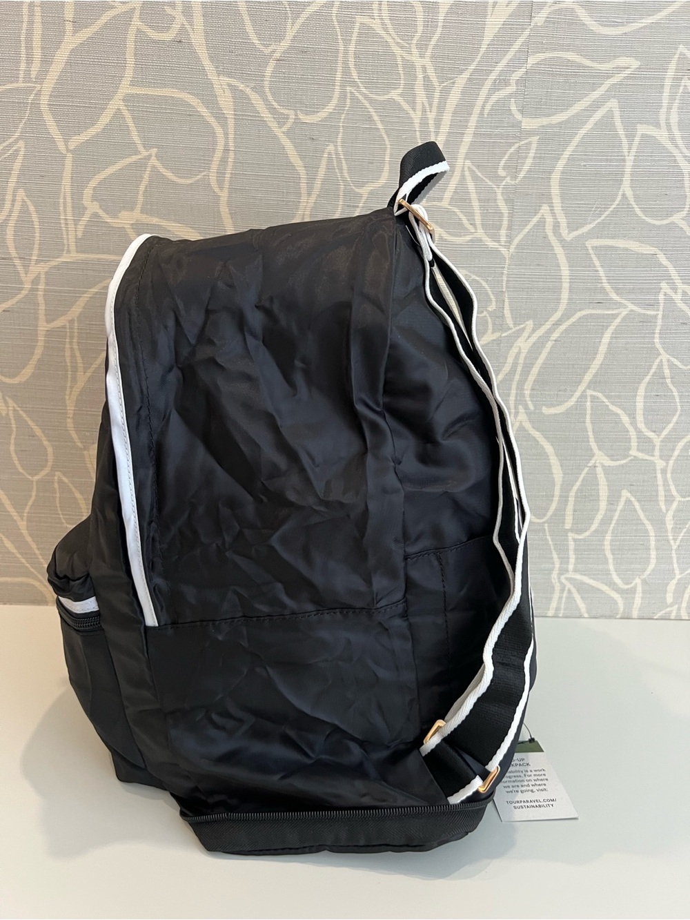 NWT Paravel Fold-Up Backpack - Picture 4 of 7